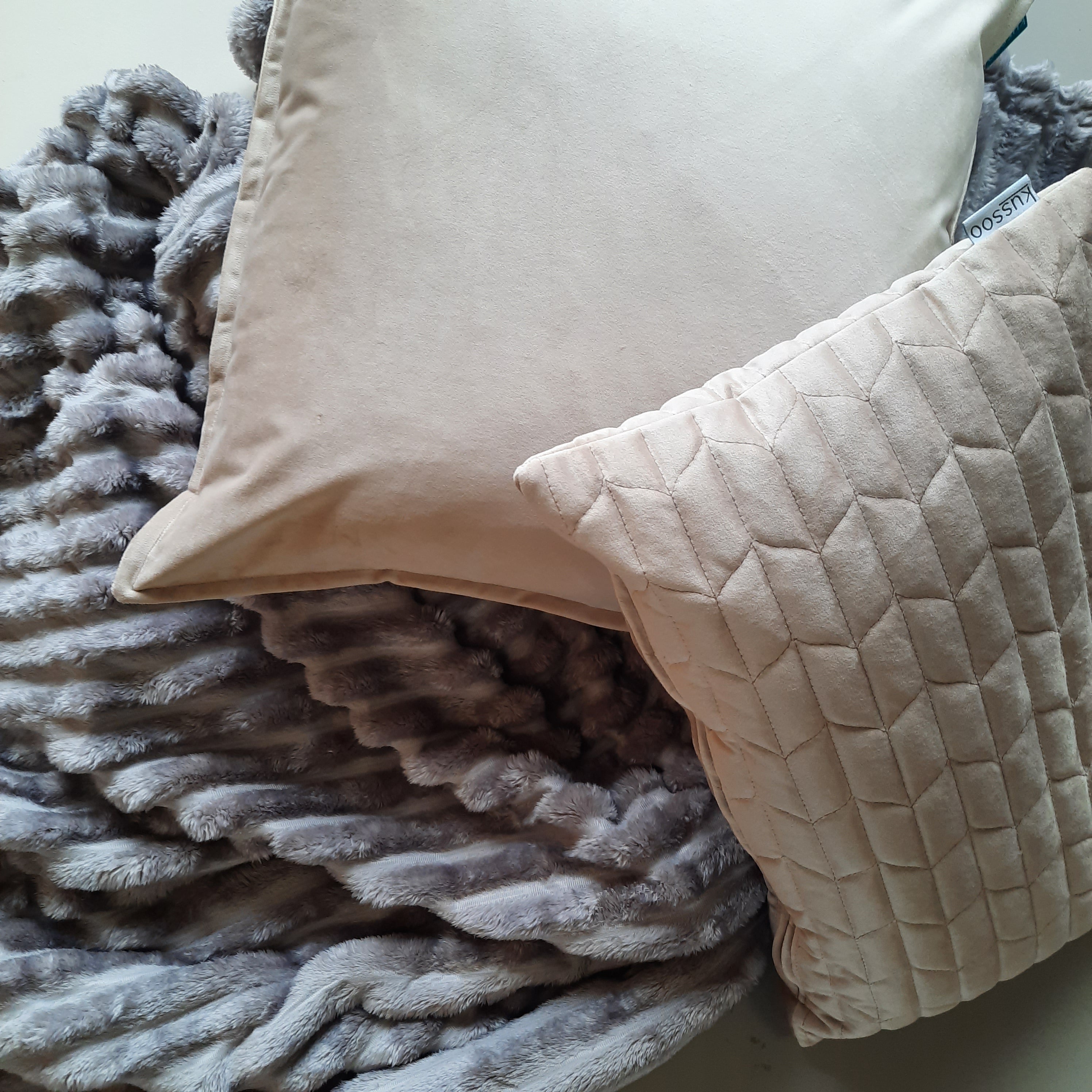 Kussen fluweel beige streep 50x50 cm & 30x50 cm Set van 2 sierkussens