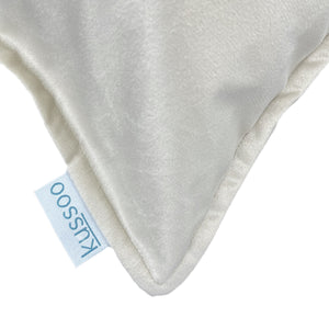 Kussen-Fluweel-Offwhite-50x50-cm-detail