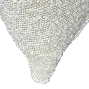 Kussen-Boucle-Offwhite-front-40x80-cm-detail