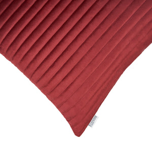 Kussen-fluweel-bordeaux-rood-50x50-streep-detail