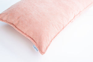 Sierkussen-Roze-ribfluweel-detailfoto-van-de-stof