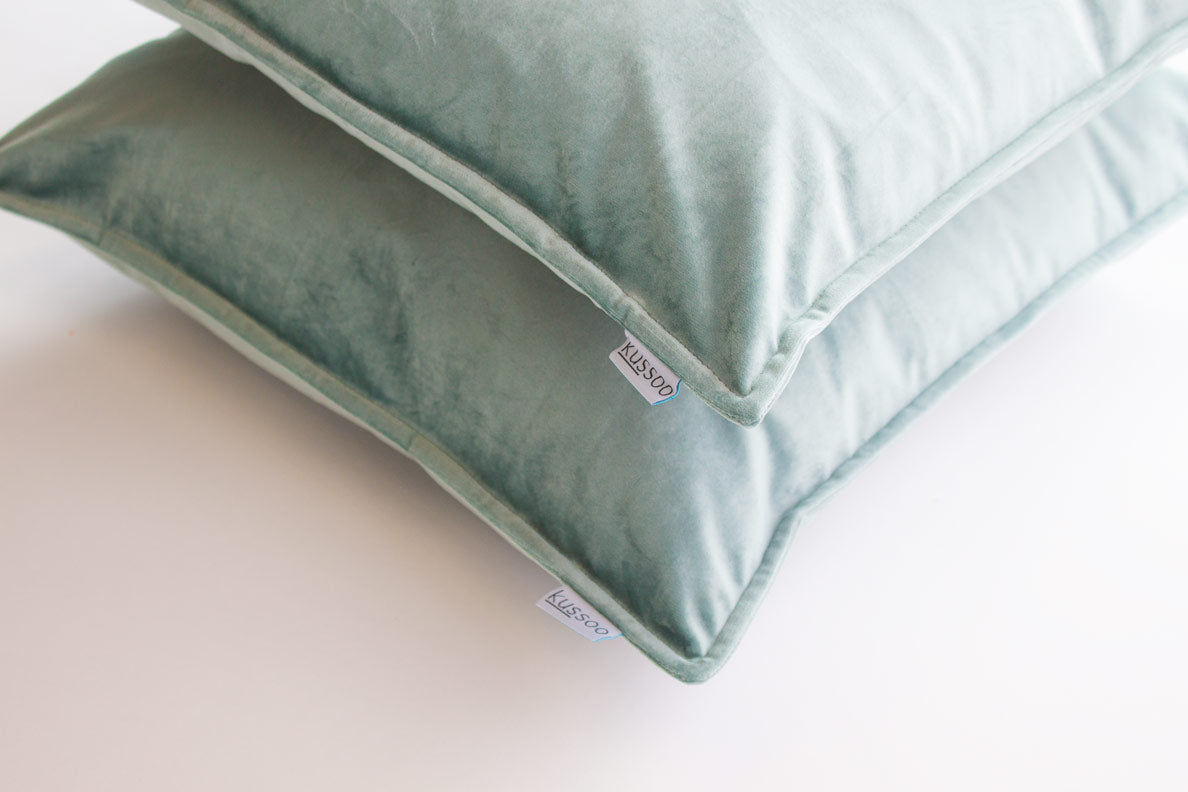 Sierkussen-fluweel-uni-mint-set-van-2-kussens-detailfoto-van-de-stof